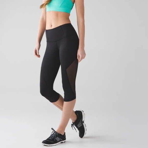 lululemon athletica Pants - Lululemon Run with The Sun Crop Black 4 Mesh 19"